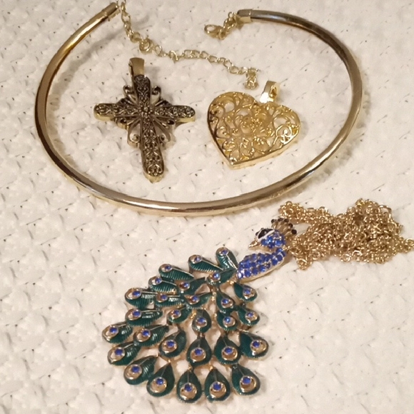 Jewelry - EUC! Lot Of 4! Gold-Tone Statement Jewelry Including Choker, Peacock Pendant